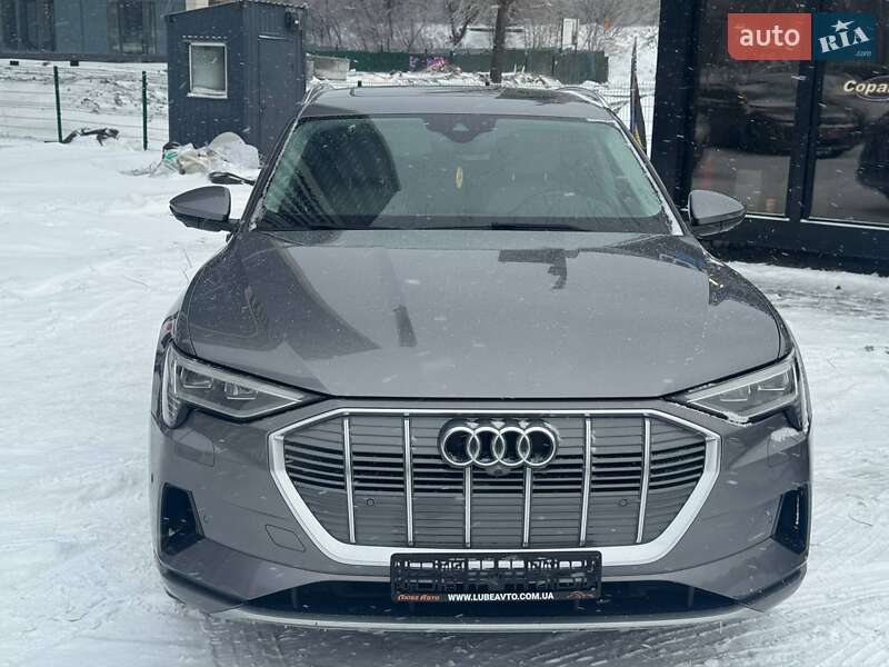 Внедорожник / Кроссовер Audi e-tron 2019 в Киеве