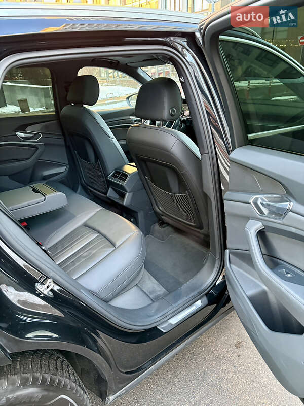 Позашляховик / Кросовер Audi e-tron 2020 в Києві