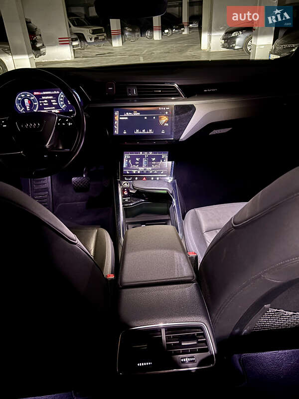 Позашляховик / Кросовер Audi e-tron 2020 в Києві
