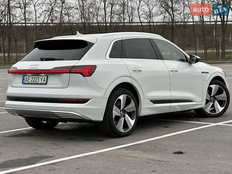 Внедорожник / Кроссовер Audi e-tron 2019 в Днепре