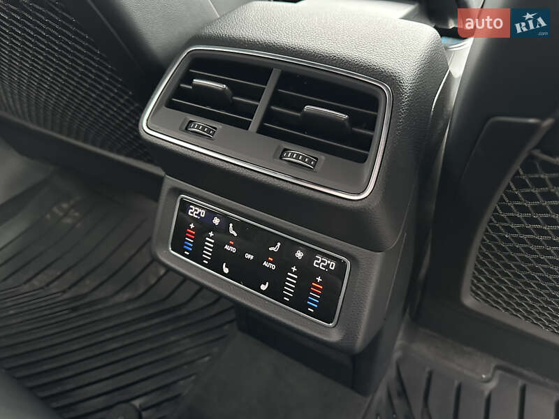 Внедорожник / Кроссовер Audi e-tron 2019 в Днепре