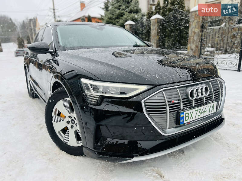 Внедорожник / Кроссовер Audi e-tron 2022 в Хмельницком