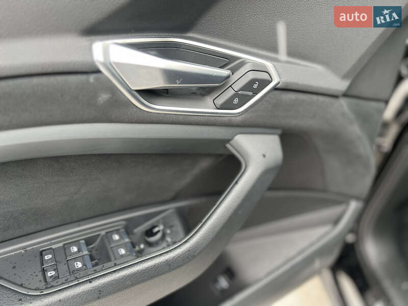 Внедорожник / Кроссовер Audi e-tron 2022 в Хмельницком