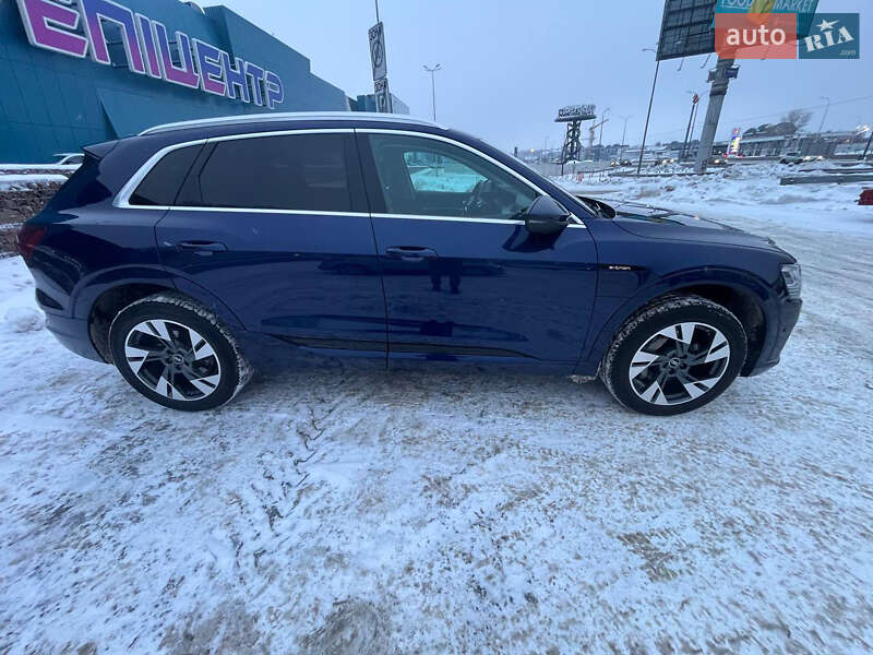 Внедорожник / Кроссовер Audi e-tron 2022 в Киеве фото 7 Внедорожник / Кроссовер Audi e-tron 2022 в Киеве