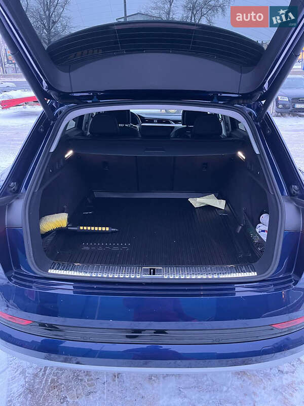 Внедорожник / Кроссовер Audi e-tron 2022 в Киеве фото 15 Внедорожник / Кроссовер Audi e-tron 2022 в Киеве