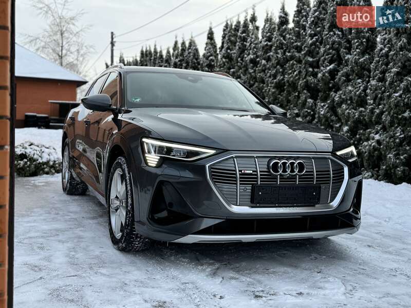Внедорожник / Кроссовер Audi e-tron 2020 в Киеве