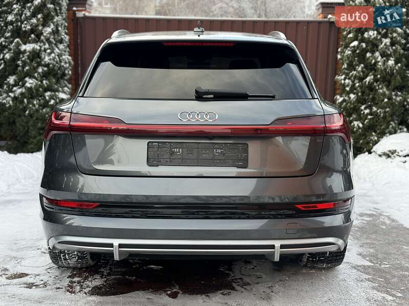 Внедорожник / Кроссовер Audi e-tron 2020 в Киеве