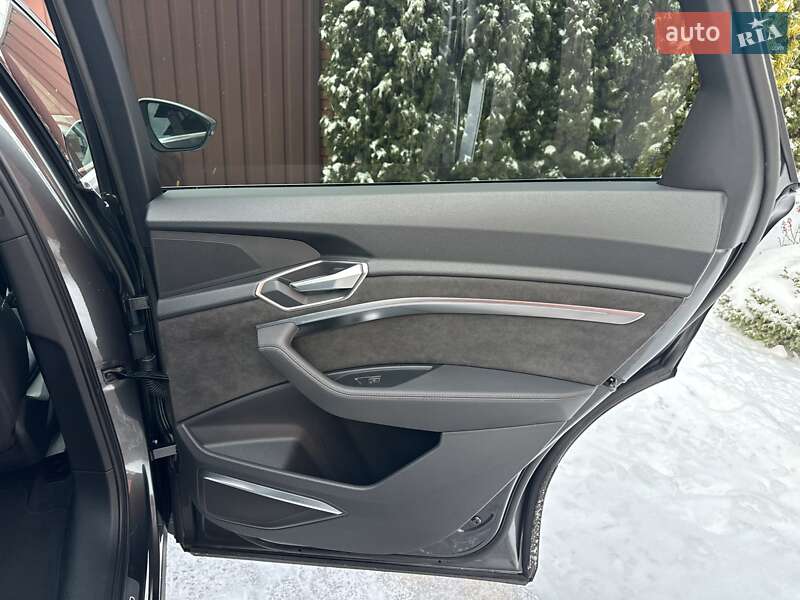 Внедорожник / Кроссовер Audi e-tron 2020 в Киеве