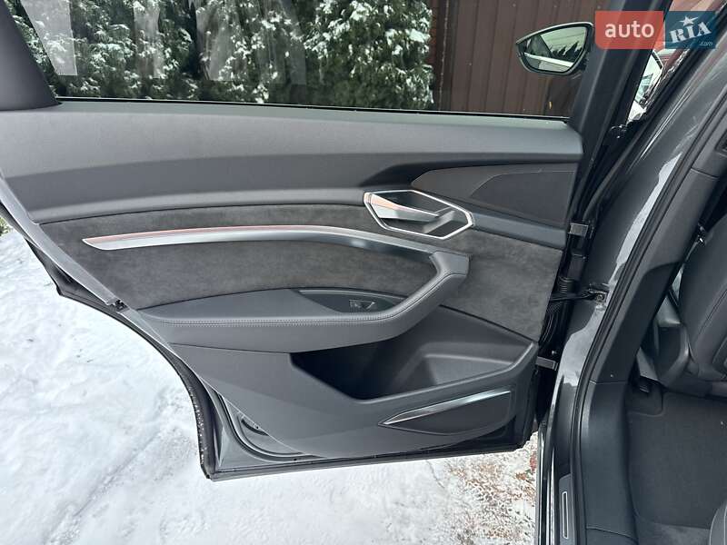 Внедорожник / Кроссовер Audi e-tron 2020 в Киеве