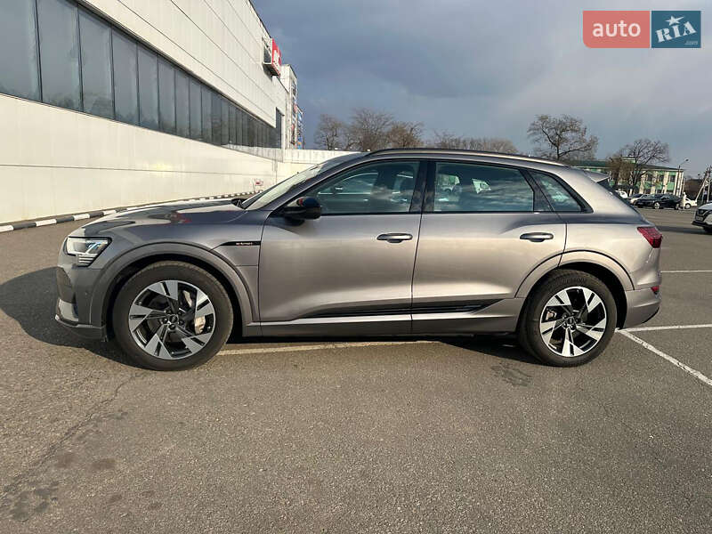 Позашляховик / Кросовер Audi e-tron 2020 в Ірпені