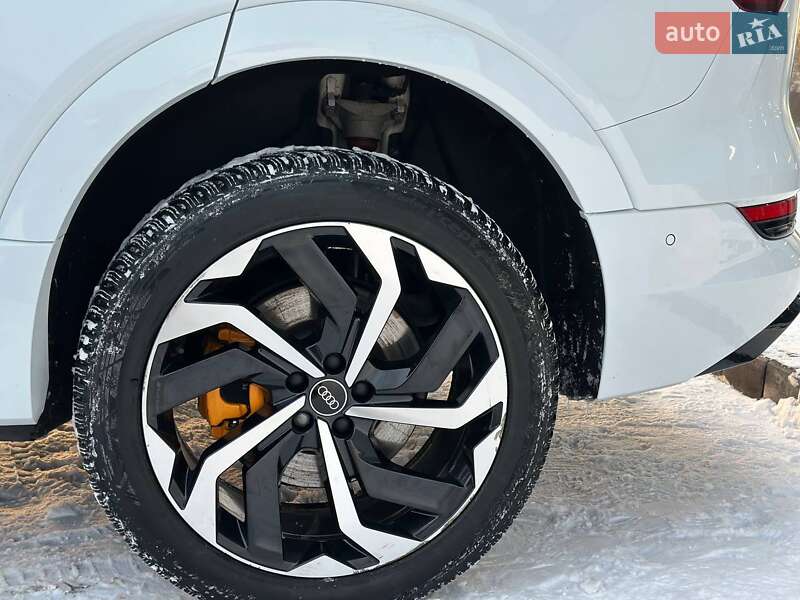 Внедорожник / Кроссовер Audi e-tron 2021 в Львове