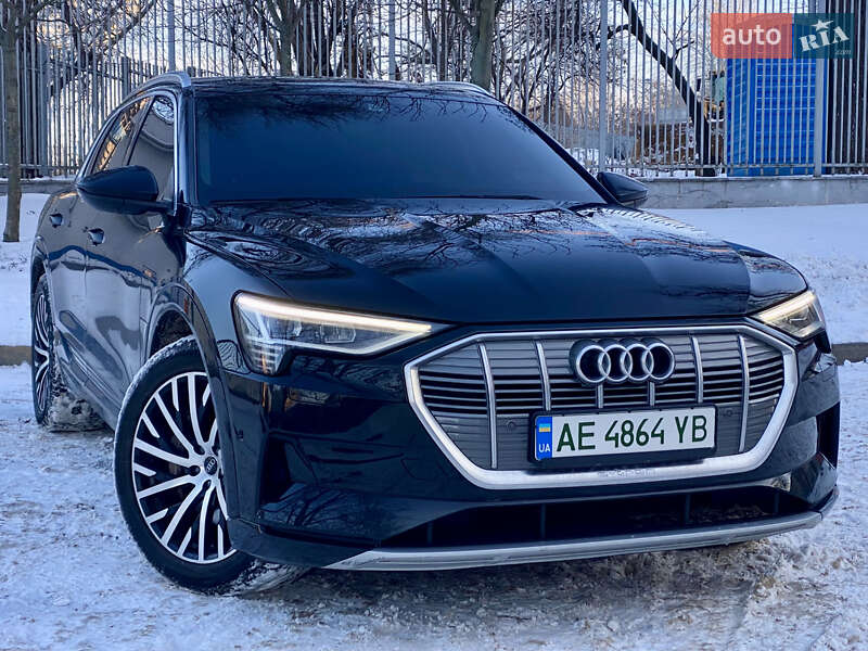 Внедорожник / Кроссовер Audi e-tron 2019 в Днепре