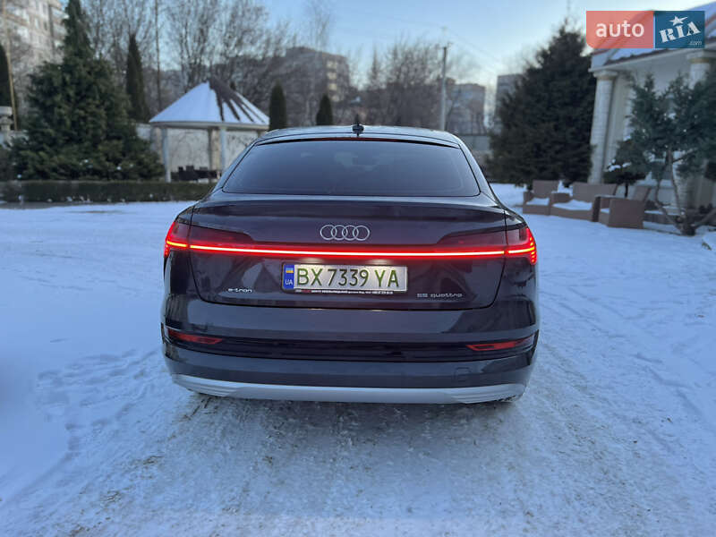 Позашляховик / Кросовер Audi e-tron 2022 в Хмельницькому