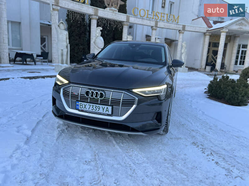 Позашляховик / Кросовер Audi e-tron 2022 в Хмельницькому
