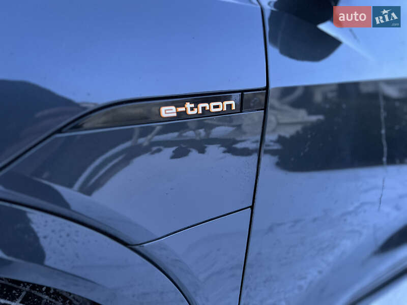 Позашляховик / Кросовер Audi e-tron 2022 в Хмельницькому
