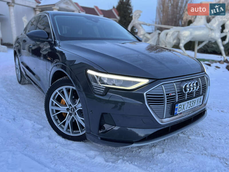 Позашляховик / Кросовер Audi e-tron 2022 в Хмельницькому
