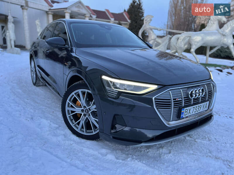 Позашляховик / Кросовер Audi e-tron 2022 в Хмельницькому