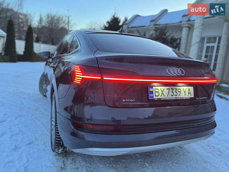 Позашляховик / Кросовер Audi e-tron 2022 в Хмельницькому