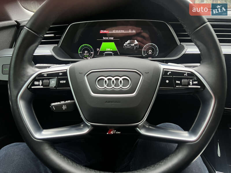 Позашляховик / Кросовер Audi e-tron 2022 в Хмельницькому