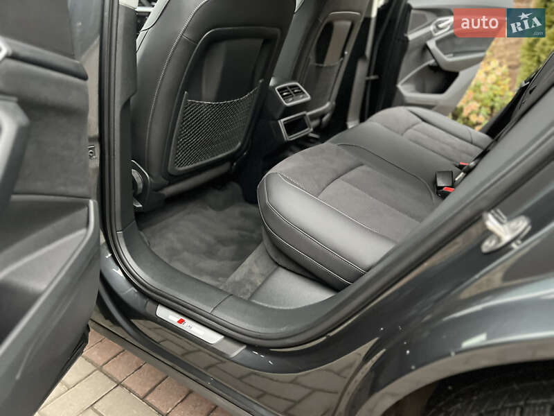 Позашляховик / Кросовер Audi e-tron 2022 в Хмельницькому