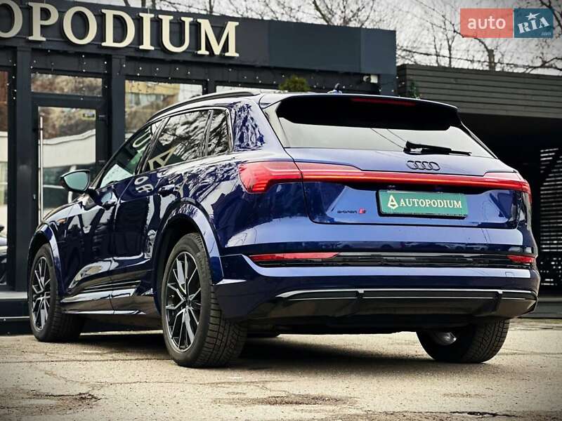 Внедорожник / Кроссовер Audi e-tron 2021 в Киеве