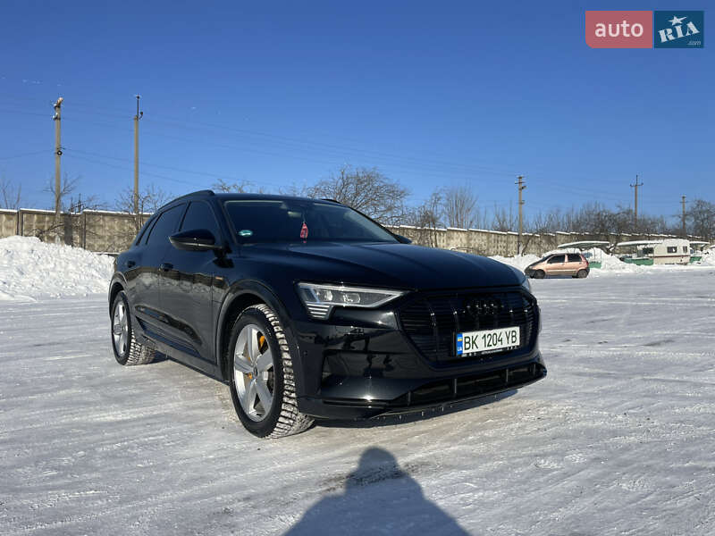 Внедорожник / Кроссовер Audi e-tron 2021 в Ровно