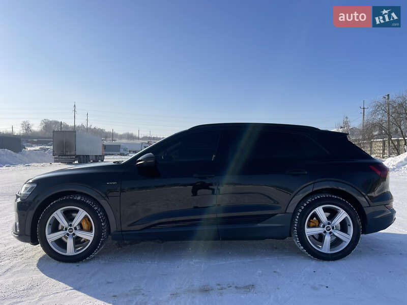 Внедорожник / Кроссовер Audi e-tron 2021 в Ровно