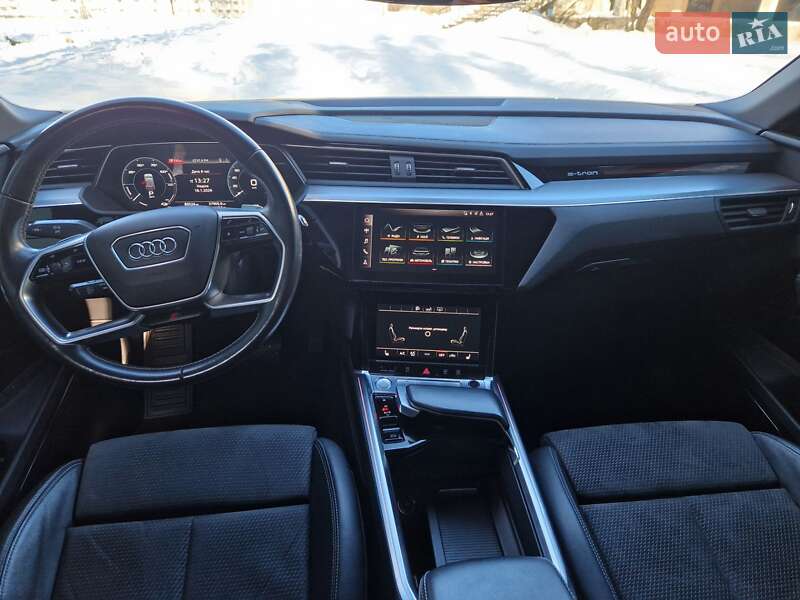 Внедорожник / Кроссовер Audi e-tron 2020 в Новояворовске