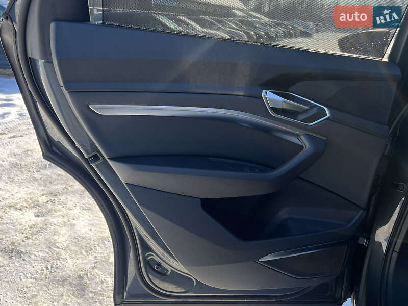 Внедорожник / Кроссовер Audi e-tron 2022 в Луцке