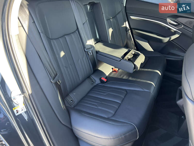 Внедорожник / Кроссовер Audi e-tron 2022 в Луцке