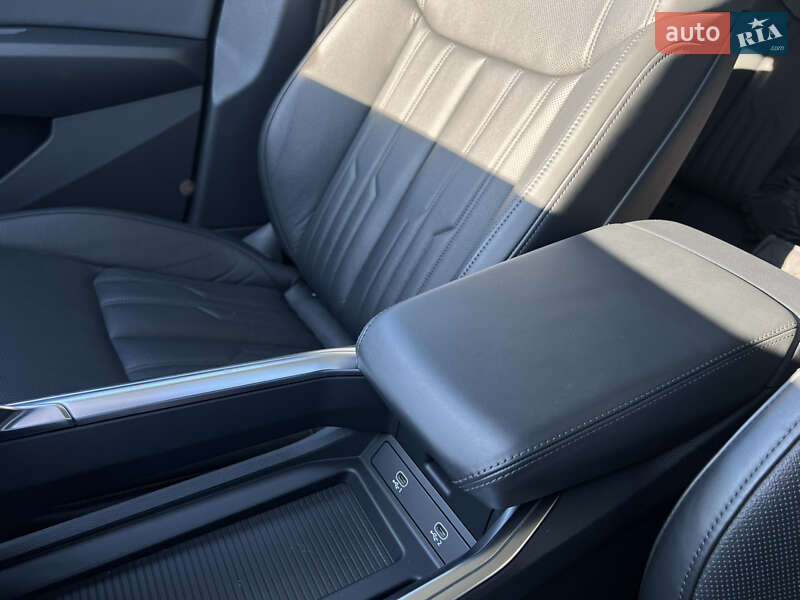 Внедорожник / Кроссовер Audi e-tron 2022 в Луцке