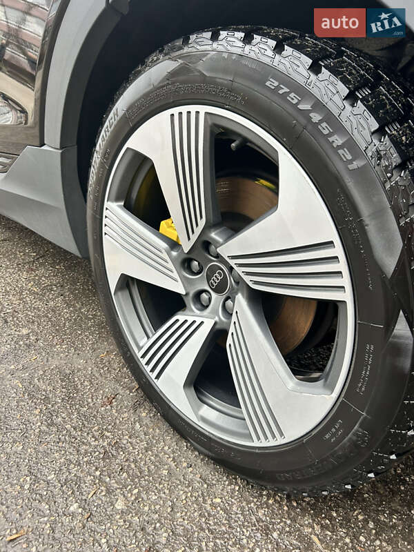 Внедорожник / Кроссовер Audi e-tron 2020 в Каменском фото 4 Внедорожник / Кроссовер Audi e-tron 2020 в Каменском