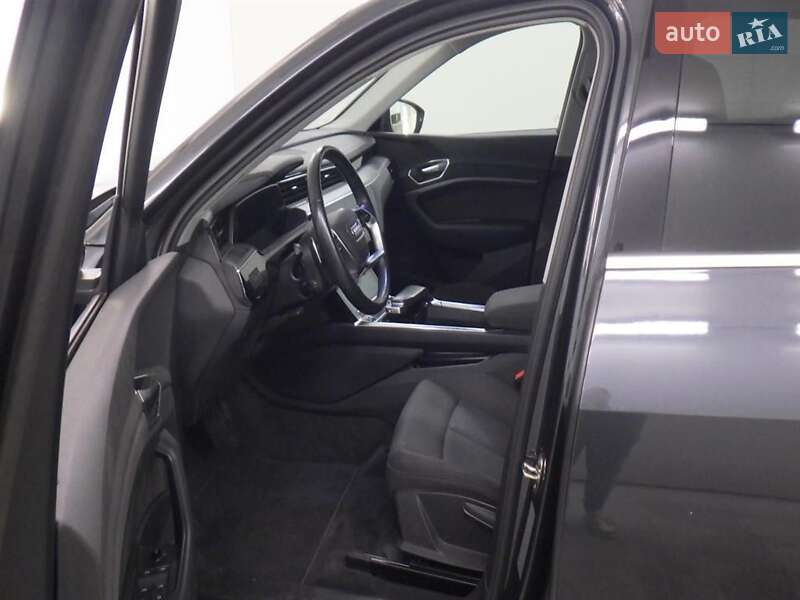 Внедорожник / Кроссовер Audi e-tron 2020 в Киеве фото 4 Внедорожник / Кроссовер Audi e-tron 2020 в Киеве