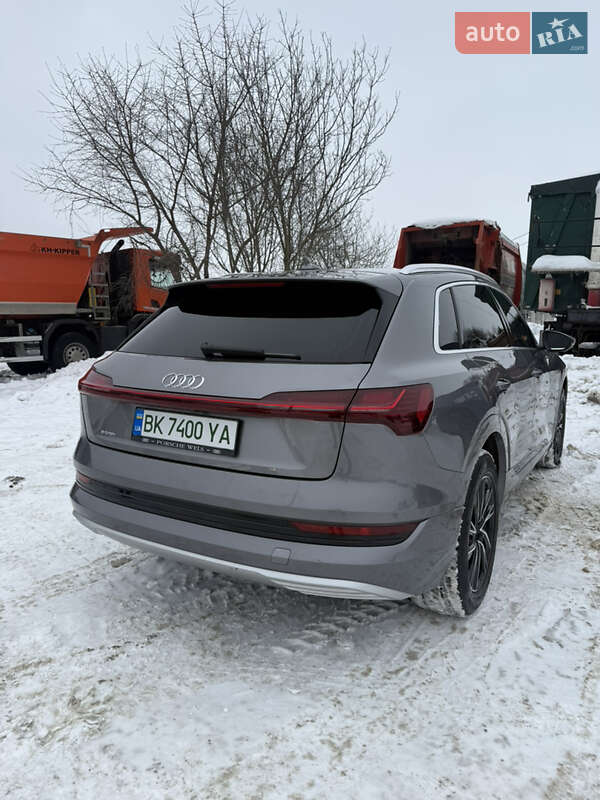 Позашляховик / Кросовер Audi e-tron 2019 в Рівному фото 7 Позашляховик / Кросовер Audi e-tron 2019 в Рівному