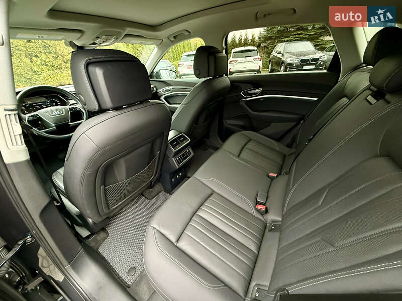 Позашляховик / Кросовер Audi e-tron 2019 в Львові фото 14 Позашляховик / Кросовер Audi e-tron 2019 в Львові