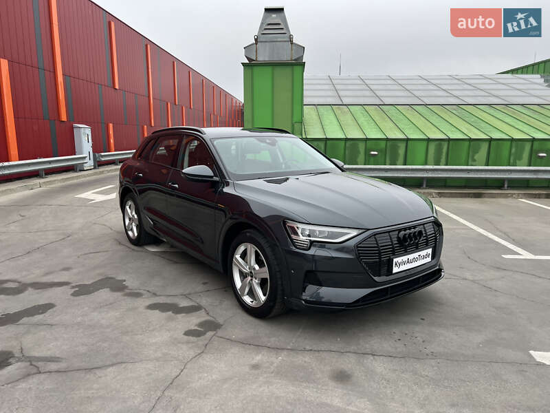 Внедорожник / Кроссовер Audi e-tron 2022 в Киеве фото 3 Внедорожник / Кроссовер Audi e-tron 2022 в Киеве