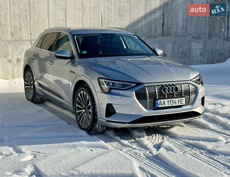 Внедорожник / Кроссовер Audi e-tron 2021 в Киеве