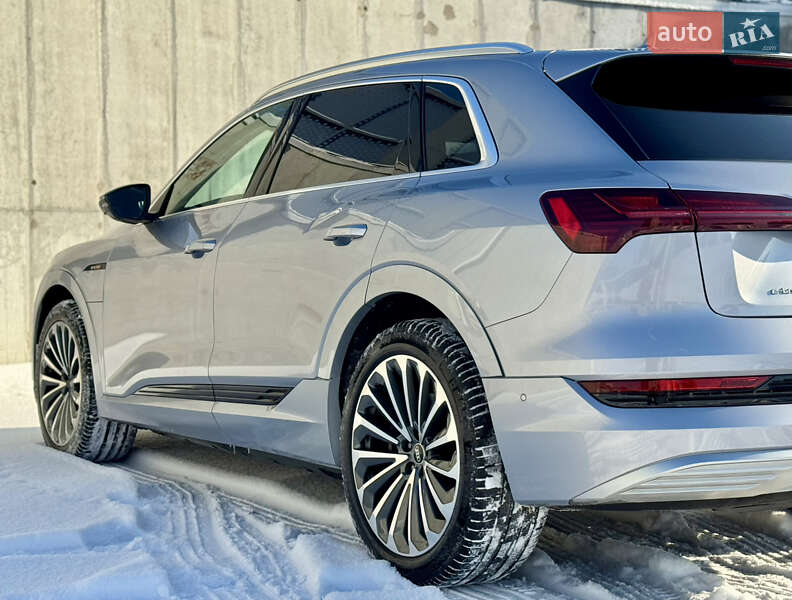 Внедорожник / Кроссовер Audi e-tron 2021 в Киеве