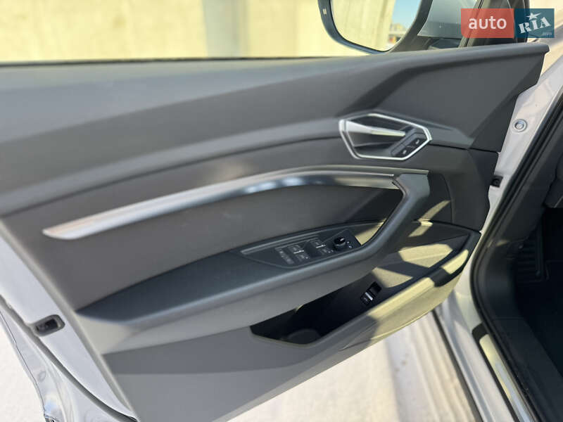 Внедорожник / Кроссовер Audi e-tron 2021 в Киеве