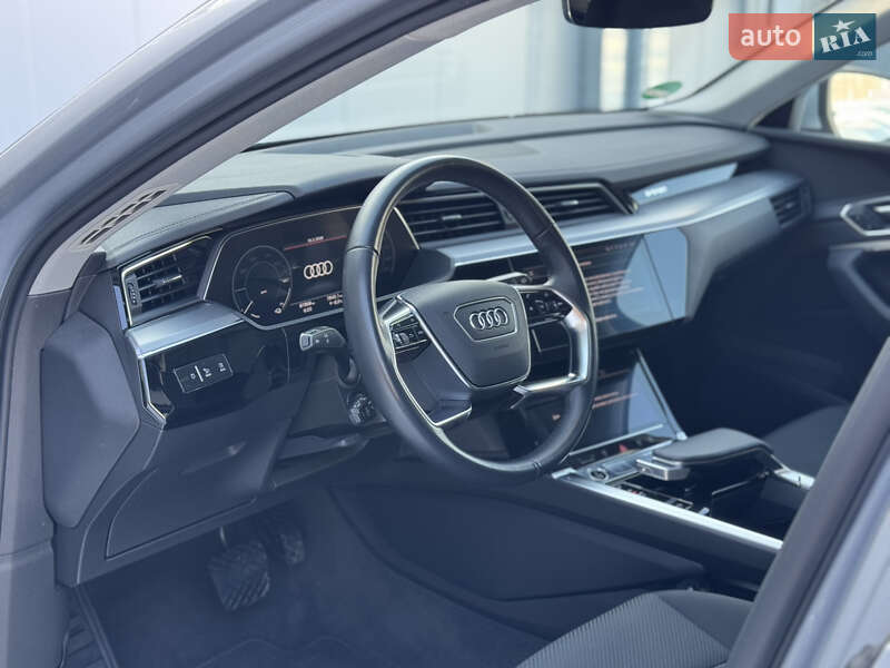Внедорожник / Кроссовер Audi e-tron 2021 в Киеве