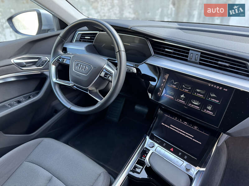 Внедорожник / Кроссовер Audi e-tron 2021 в Киеве