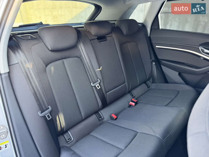 Внедорожник / Кроссовер Audi e-tron 2021 в Киеве