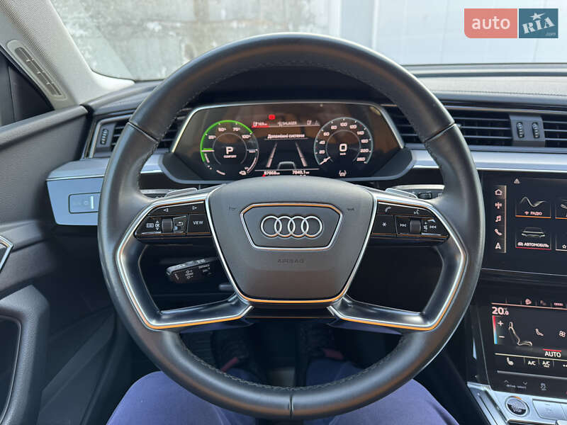 Внедорожник / Кроссовер Audi e-tron 2021 в Киеве