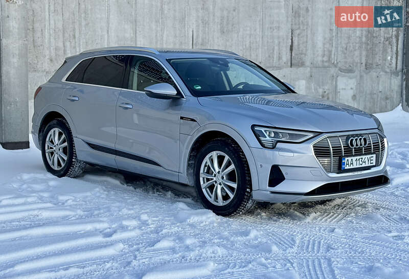 Внедорожник / Кроссовер Audi e-tron 2021 в Киеве