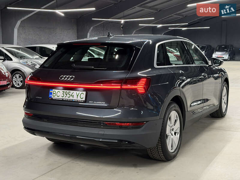 Позашляховик / Кросовер Audi e-tron 2020 в Володимирі