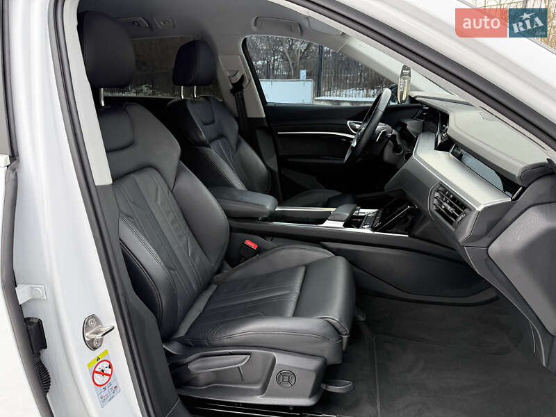 Внедорожник / Кроссовер Audi e-tron 2021 в Ровно