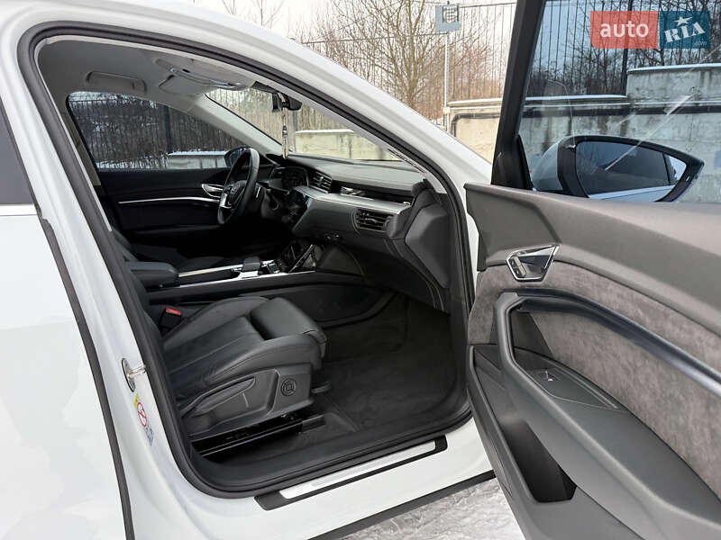 Внедорожник / Кроссовер Audi e-tron 2021 в Ровно