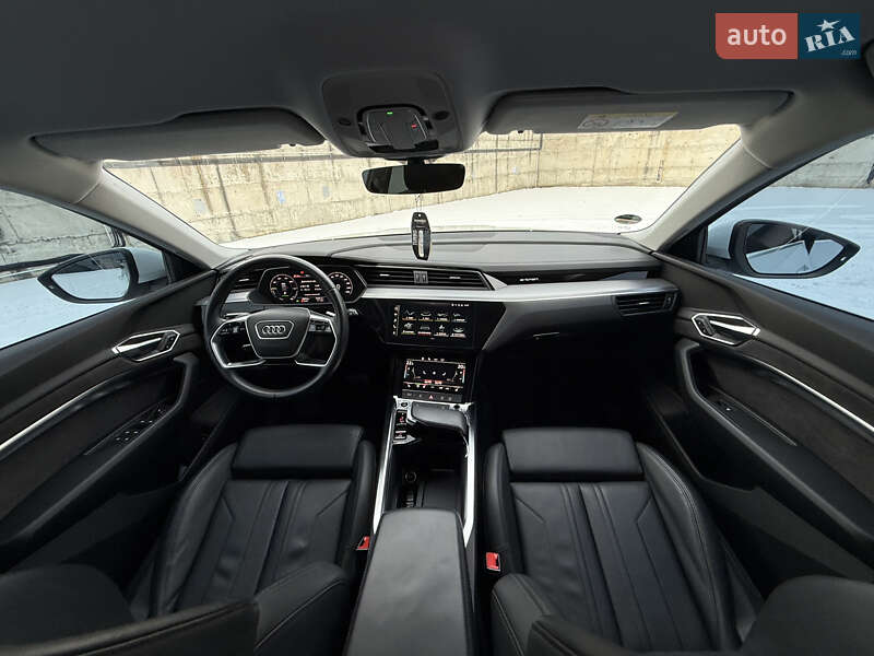 Внедорожник / Кроссовер Audi e-tron 2021 в Ровно