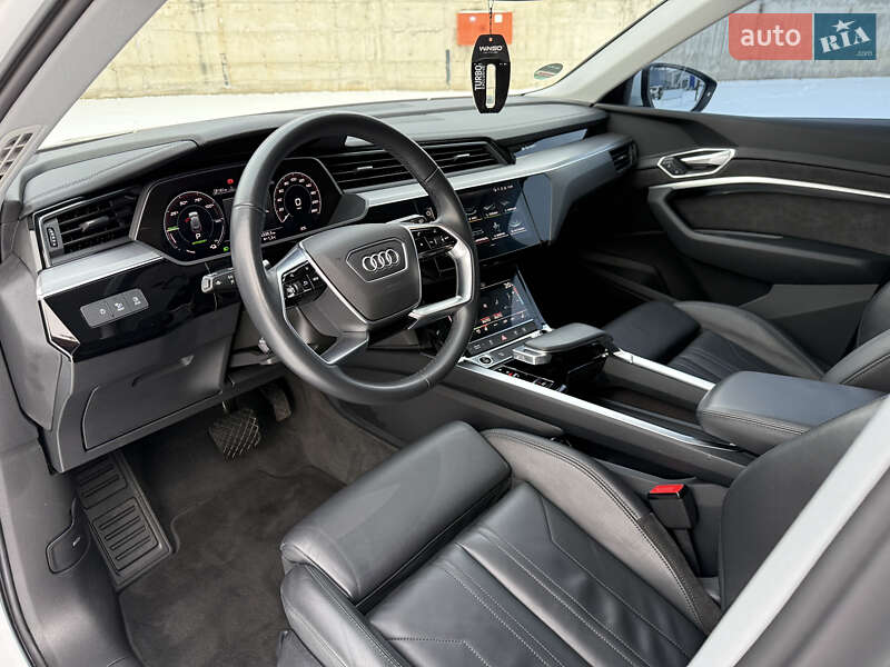 Внедорожник / Кроссовер Audi e-tron 2021 в Ровно