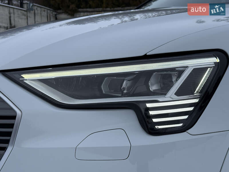Внедорожник / Кроссовер Audi e-tron 2021 в Ровно